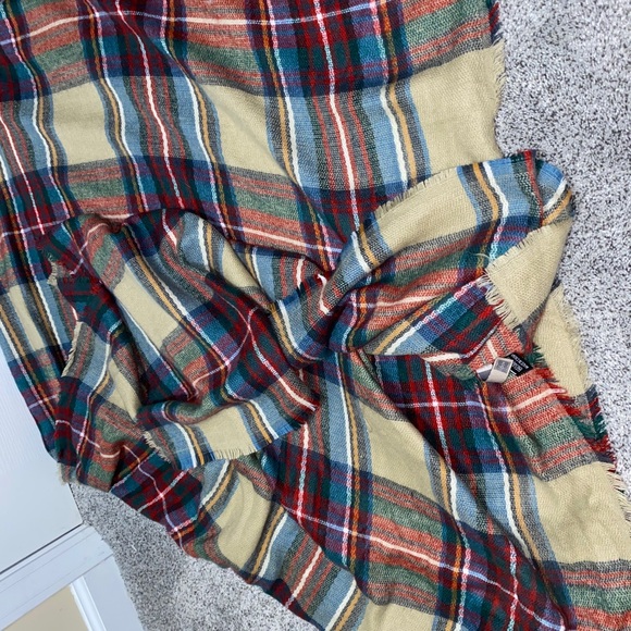 Plaid BLANKET SCARF - Picture 2 of 3